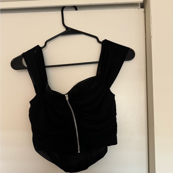 Super cute black top great for summer - Picture 2 of 2